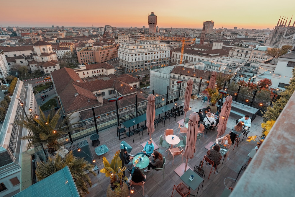 iH Hotels Milano Ambasciatori — Restaurant & bars in Milan, Lombardy
