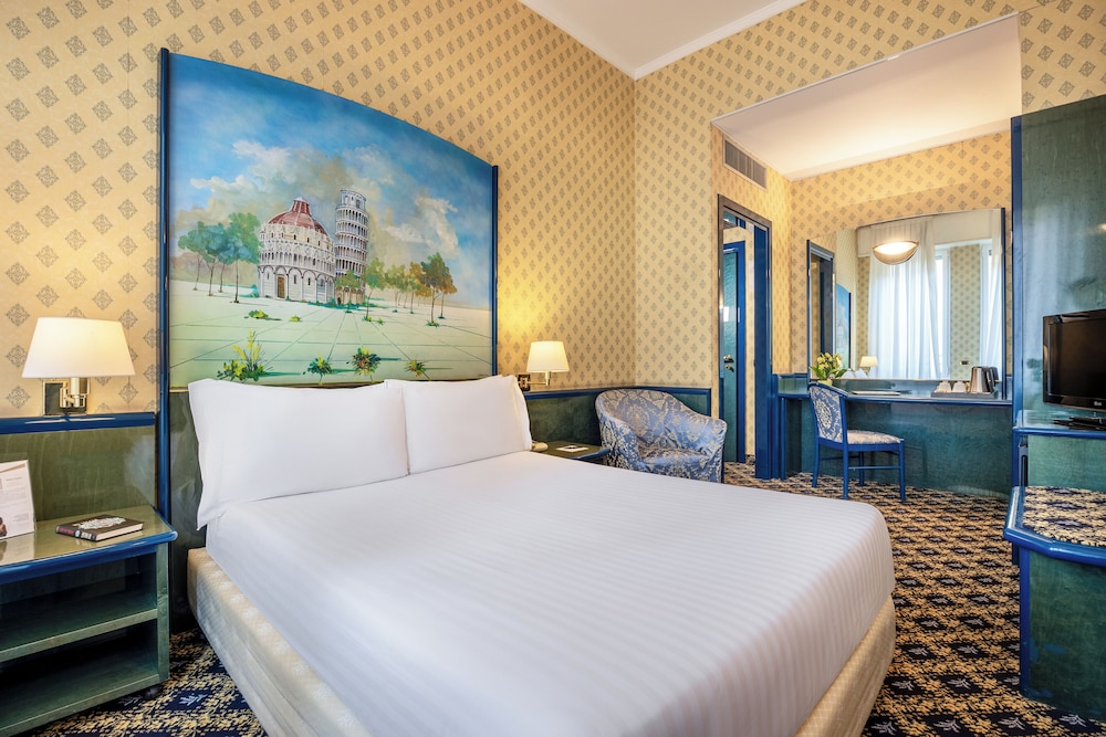 iH Hotels Milano Ambasciatori — Hotel rooms in Milan, Lombardy