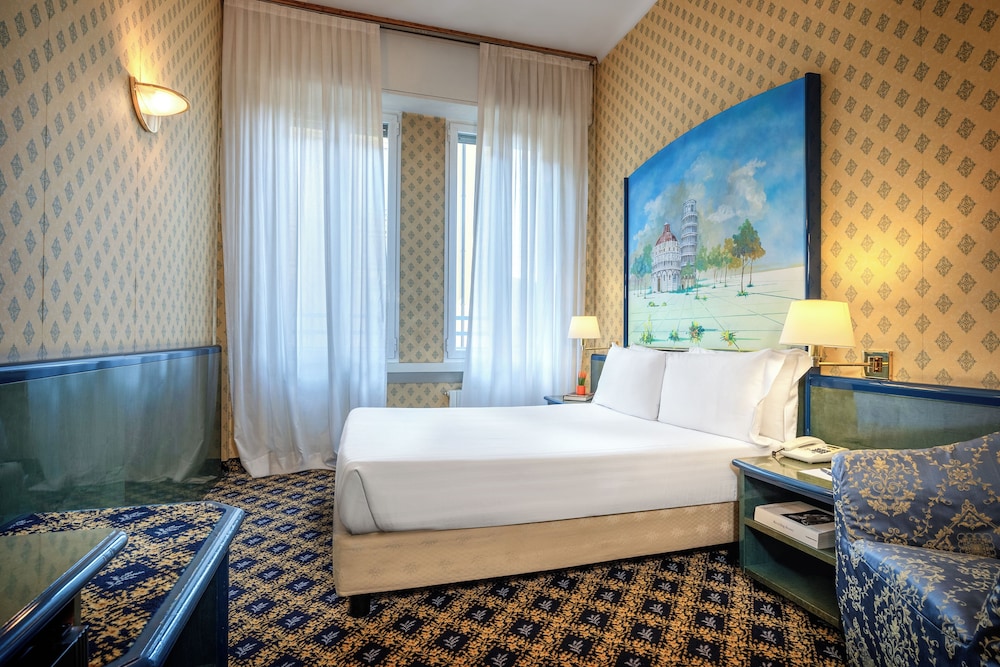 iH Hotels Milano Ambasciatori — Hotel rooms in Milan, Lombardy