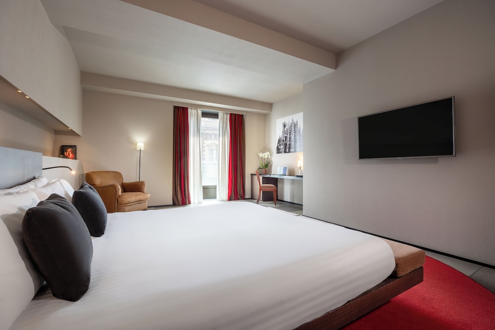 iH Hotels Milano Ambasciatori — Hotel rooms in Milan, Lombardy