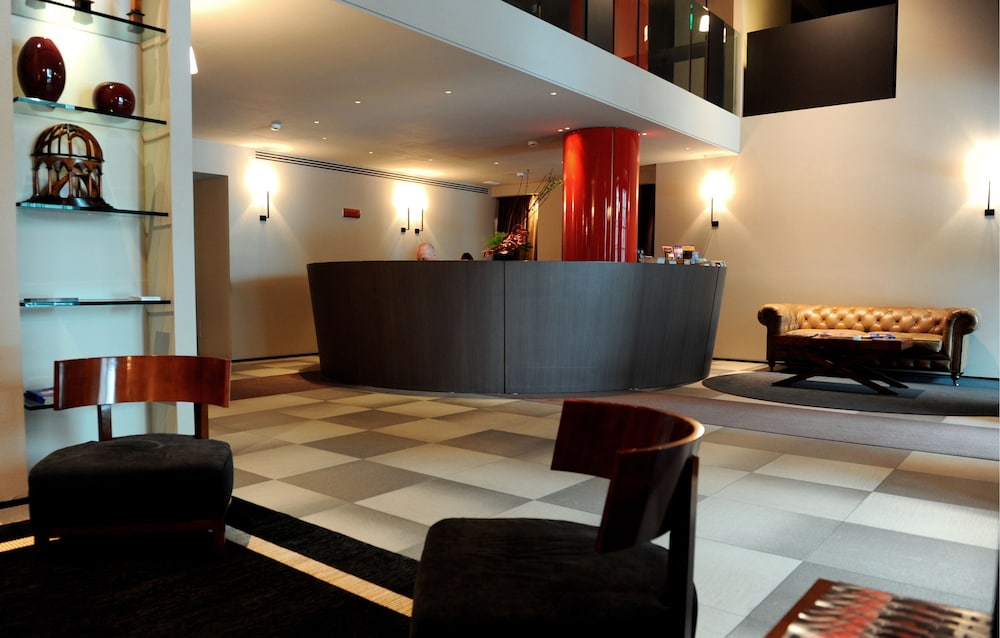 iH Hotels Milano Ambasciatori — Hotel building in Milan, Lombardy