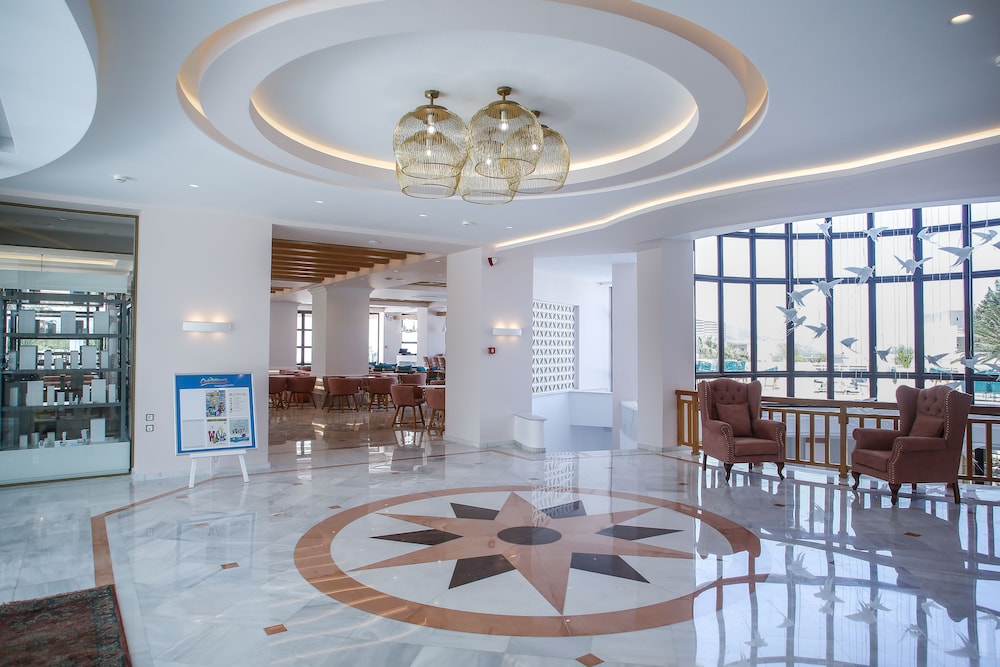 Mythos Palace Resort & Spa - All Inclusive — Restaurant & bars in Georgioupolis