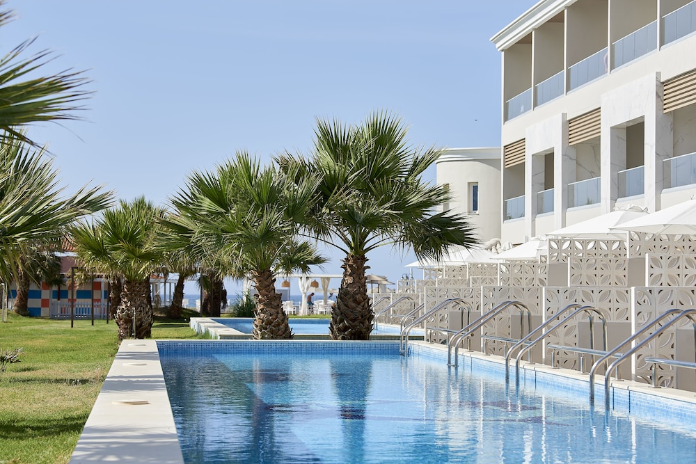 Mythos Palace Resort & Spa - All Inclusive — Swimming pool in Georgioupolis
