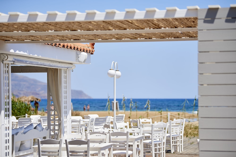 Mythos Palace Resort & Spa - All Inclusive — Restaurant & bars in Georgioupolis