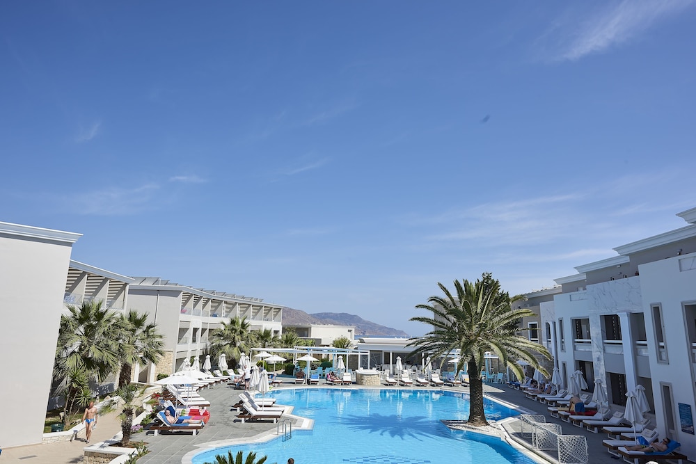 Mythos Palace Resort & Spa - All Inclusive — Swimming pool in Georgioupolis