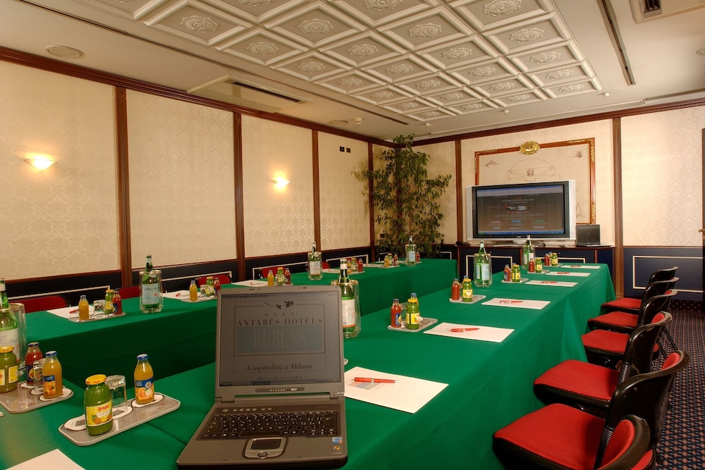 c-hotels Rubens — Hotel building in Milan, Lombardy