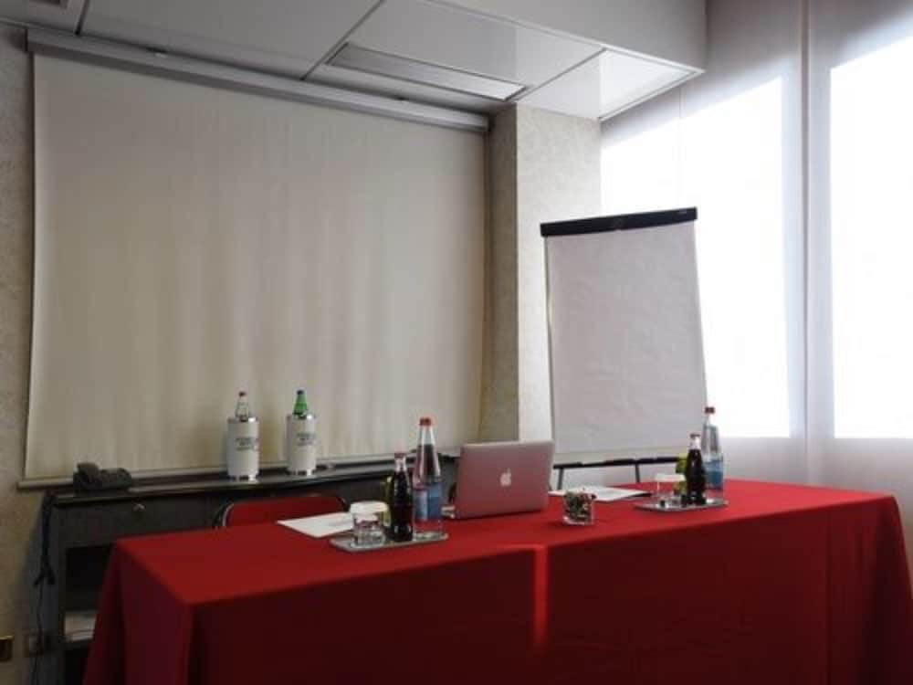 c-hotels Rubens — Hotel building in Milan, Lombardy