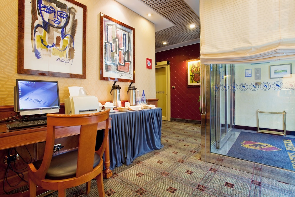 Hotel Berna — Hotel building in Milan, Lombardy
