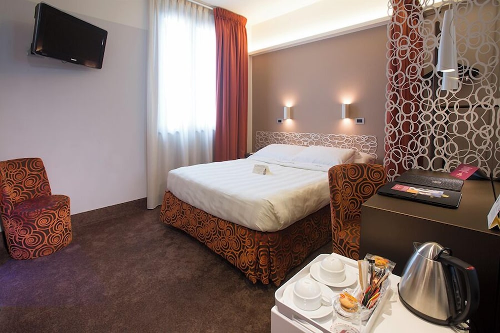 Hotel Berna — Hotel rooms in Milan, Lombardy