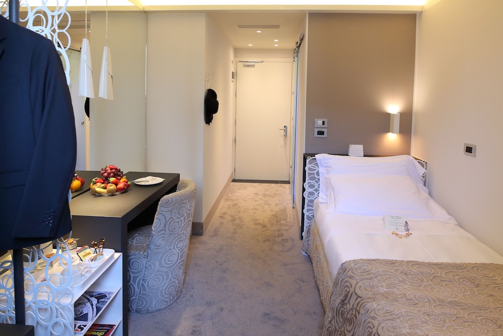 Hotel Berna — Hotel rooms in Milan, Lombardy