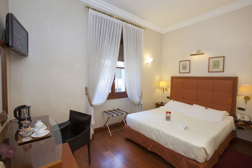 Hotel Berna — Hotel rooms in Milan, Lombardy