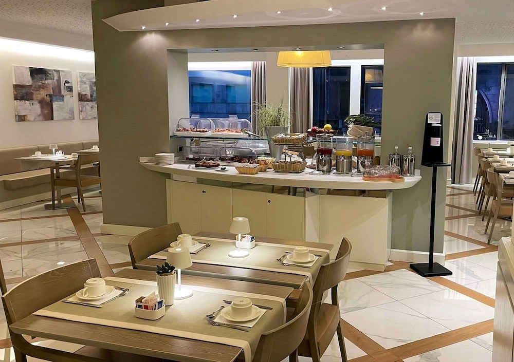 Best Western Hotel City — Restaurant & bars in Milan, Lombardy