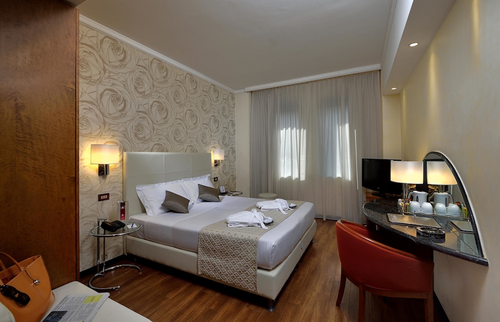 Best Western Hotel City — Hotel rooms in Milan, Lombardy