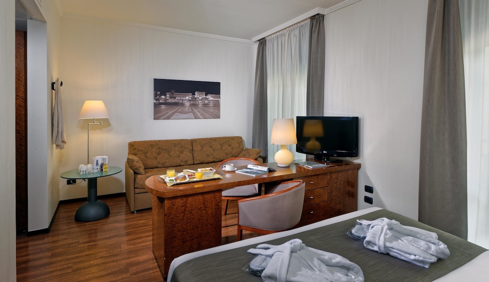 Best Western Hotel City — Hotel rooms in Milan, Lombardy