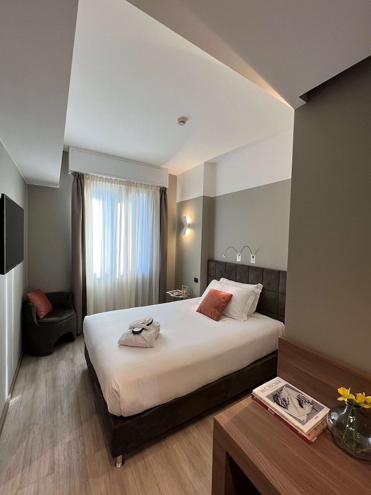 Best Western Hotel City — Hotel rooms in Milan, Lombardy