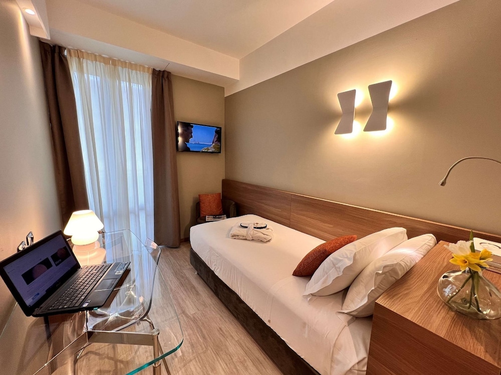 Best Western Hotel City — Hotel rooms in Milan, Lombardy