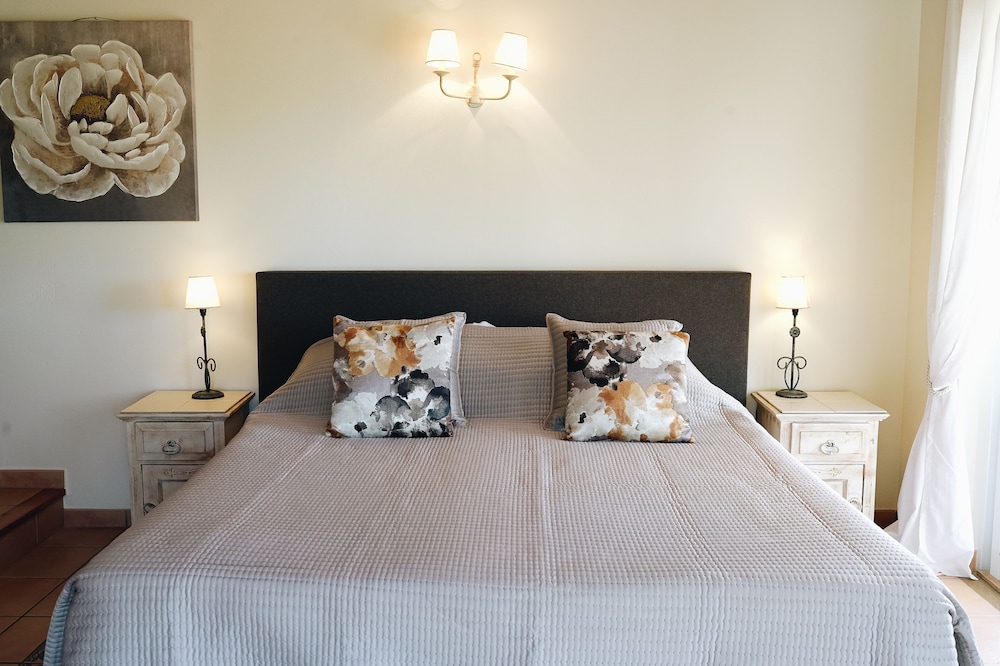 Rocha Brava Village Resort — Hotel rooms in Carvoeiro, Faro