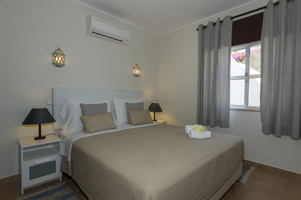 Rocha Brava Village Resort — Hotel rooms in Carvoeiro, Faro