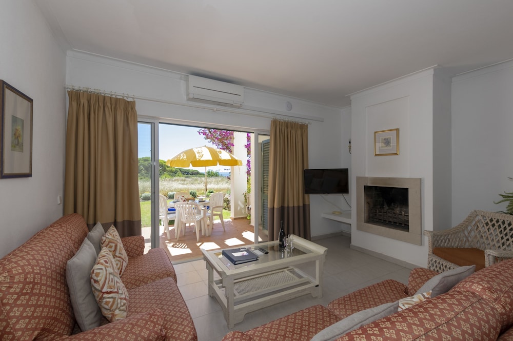 Rocha Brava Village Resort — Hotel rooms in Carvoeiro, Faro