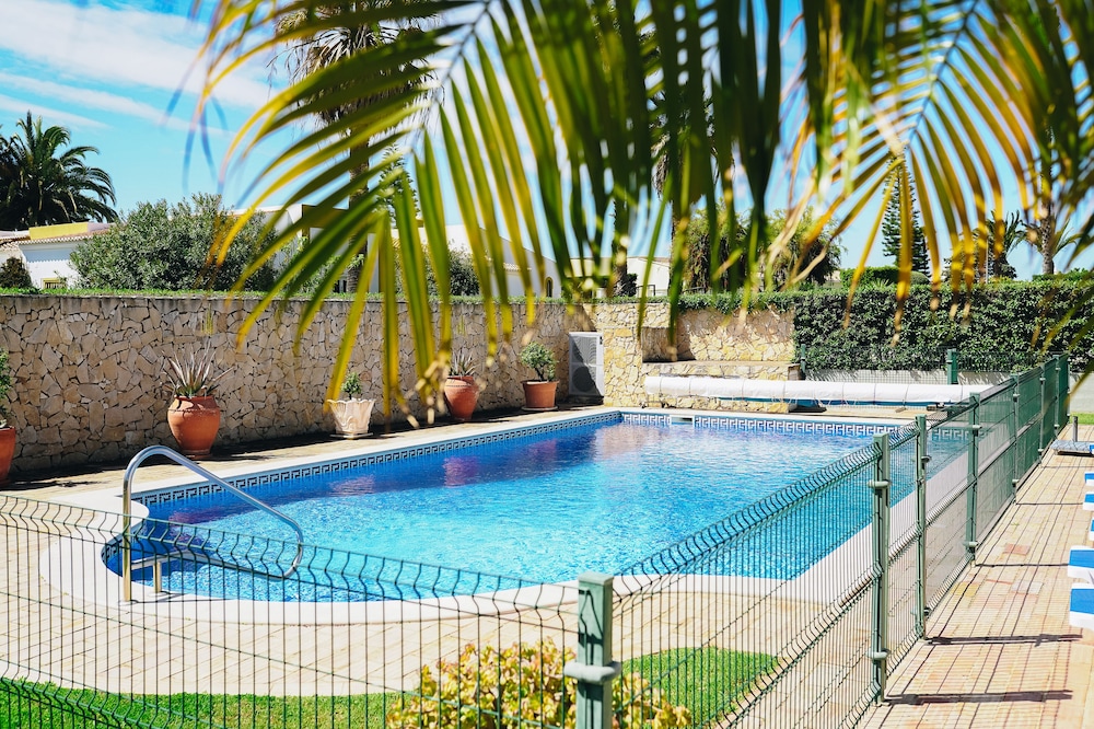 Rocha Brava Village Resort — Swimming pool in Carvoeiro, Faro