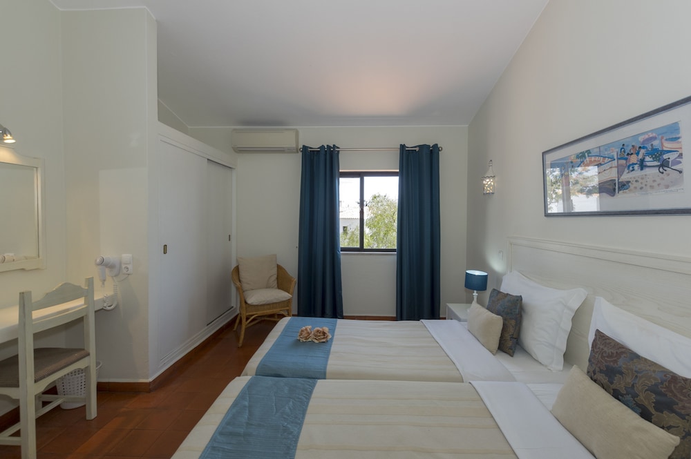 Rocha Brava Village Resort — Hotel rooms in Carvoeiro, Faro