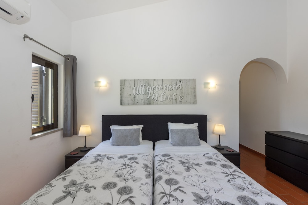 Rocha Brava Village Resort — Hotel rooms in Carvoeiro, Faro