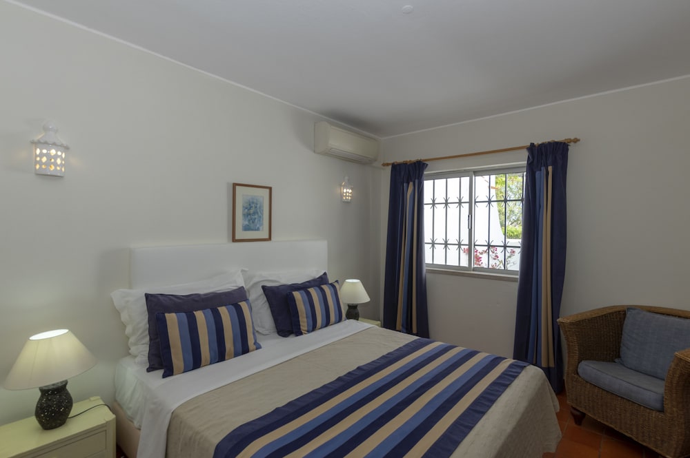 Rocha Brava Village Resort — Hotel rooms in Carvoeiro, Faro