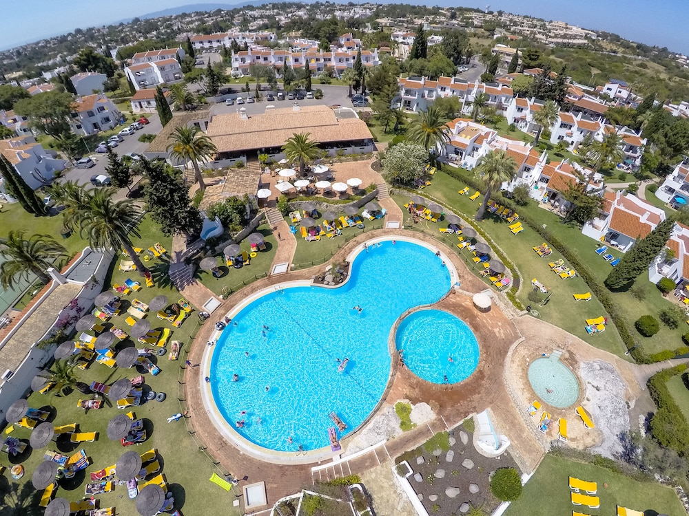 Rocha Brava Village Resort — Swimming pool in Carvoeiro, Faro