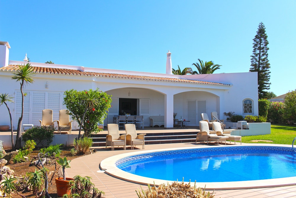 Rocha Brava Village Resort — Swimming pool in Carvoeiro, Faro