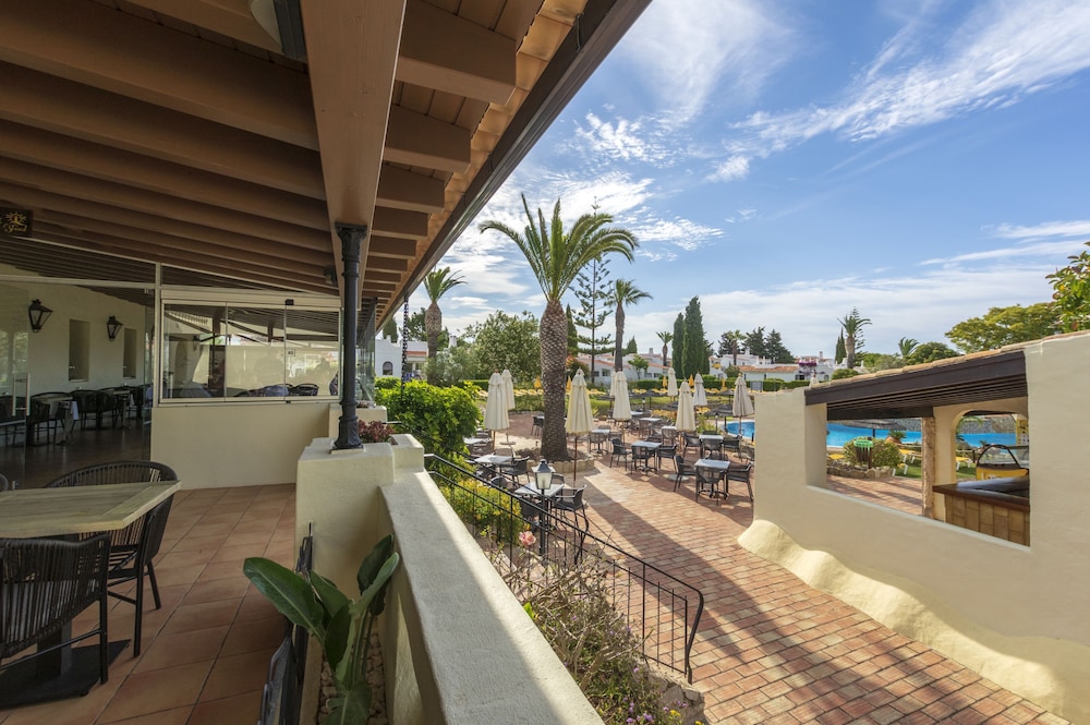 Rocha Brava Village Resort — Restaurant & bars in Carvoeiro, Faro