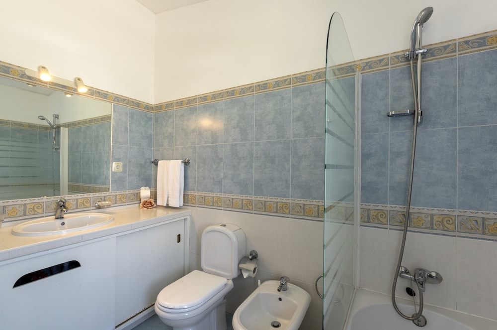 Rocha Brava Village Resort — Hotel rooms in Carvoeiro, Faro