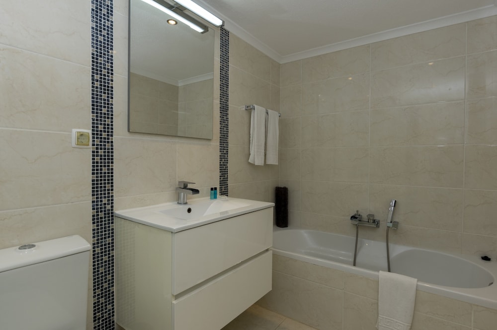 Rocha Brava Village Resort — Hotel rooms in Carvoeiro, Faro