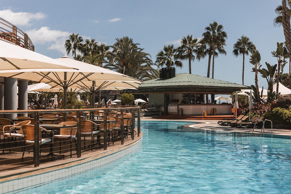 Royal Savoy - Ocean Resort - Savoy Signature — Swimming pool in Funchal, Madeira