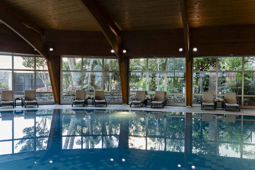 Royal Savoy - Ocean Resort - Savoy Signature — Swimming pool in Funchal, Madeira