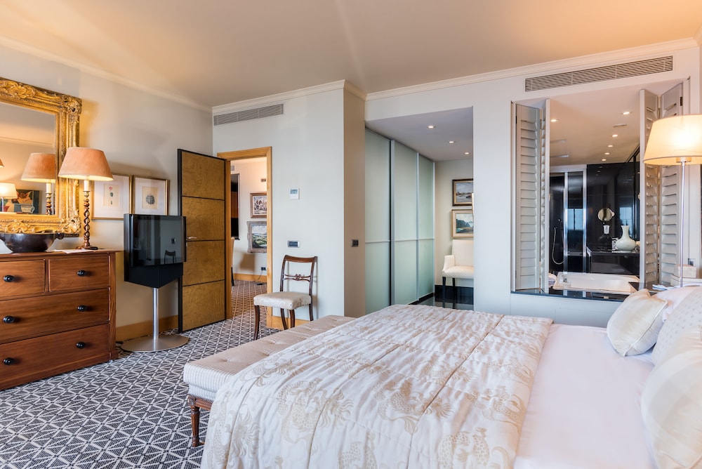 Royal Savoy - Ocean Resort - Savoy Signature — Hotel rooms in Funchal, Madeira