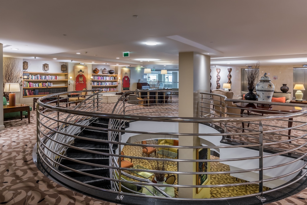 Royal Savoy - Ocean Resort - Savoy Signature — Hotel building in Funchal, Madeira
