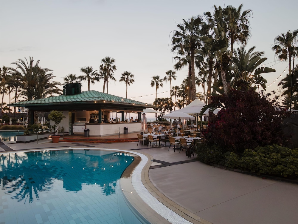 Royal Savoy - Ocean Resort - Savoy Signature — Restaurant & bars in Funchal, Madeira