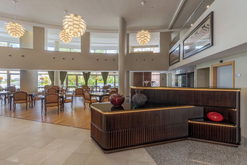 Royal Savoy - Ocean Resort - Savoy Signature — Restaurant & bars in Funchal, Madeira