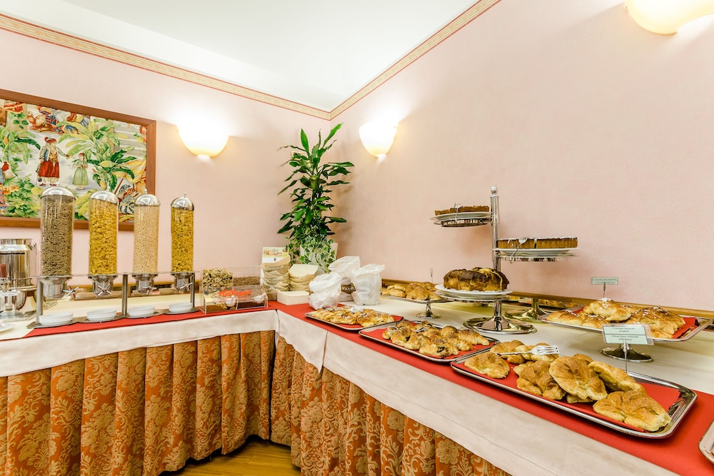 Hotel Brunelleschi — Restaurant & bars in Milan, Lombardy