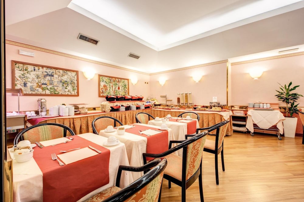 Hotel Brunelleschi — Restaurant & bars in Milan, Lombardy
