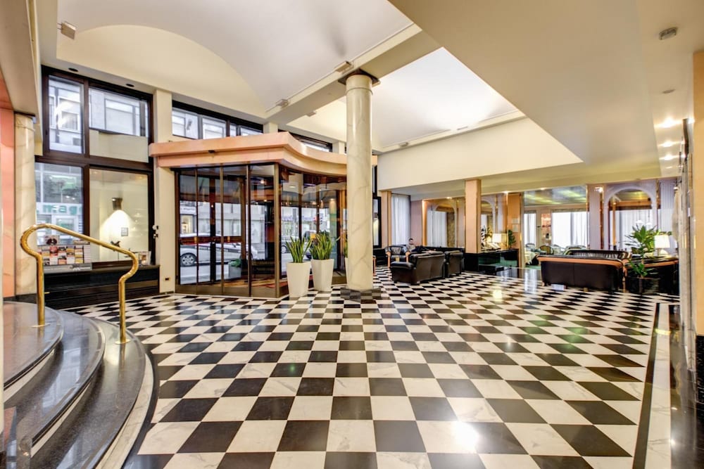 Hotel Brunelleschi — Hotel building in Milan, Lombardy