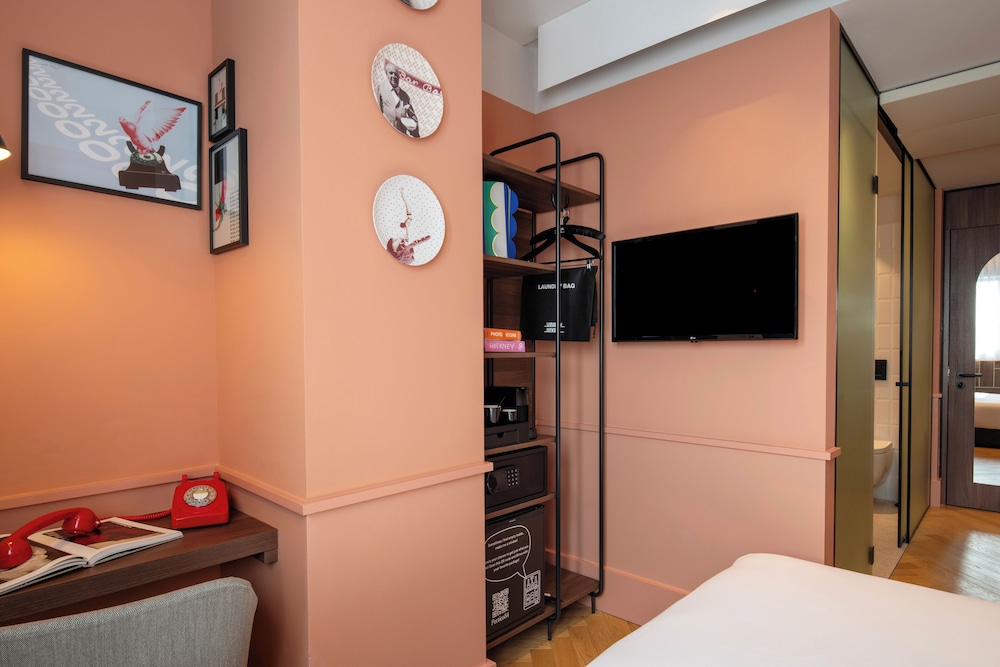 Urban Hive Milano — Hotel rooms in Milan, Lombardy
