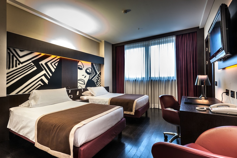Crowne Plaza Milan City by IHG — Hotel rooms in Milan, Lombardy