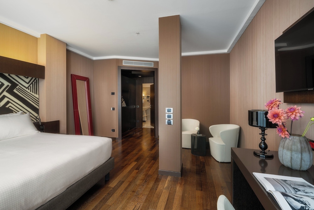Crowne Plaza Milan City by IHG — Hotel rooms in Milan, Lombardy