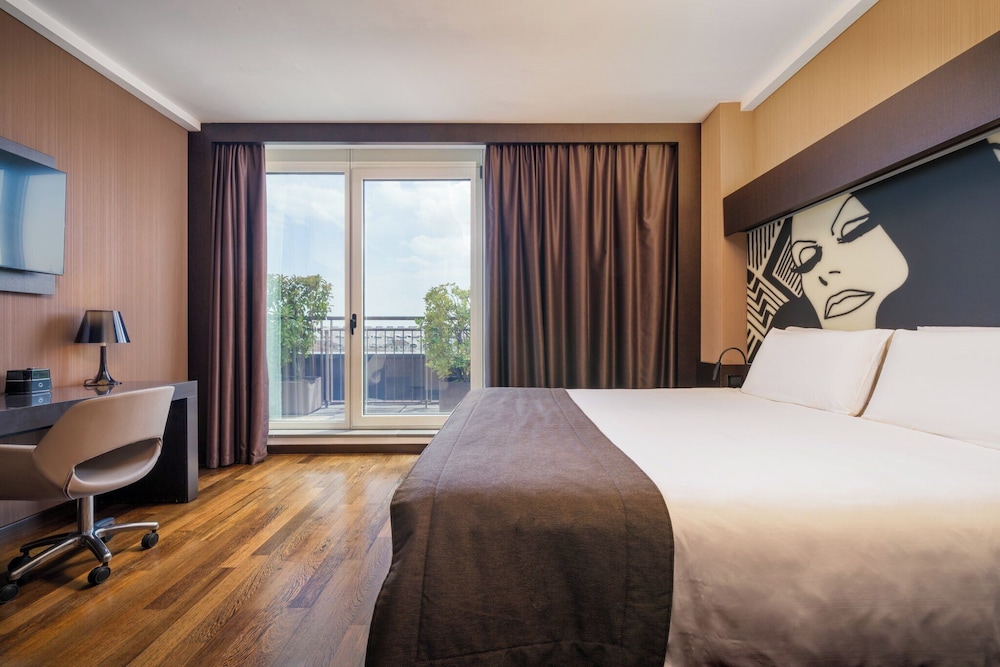 Crowne Plaza Milan City by IHG — Hotel rooms in Milan, Lombardy