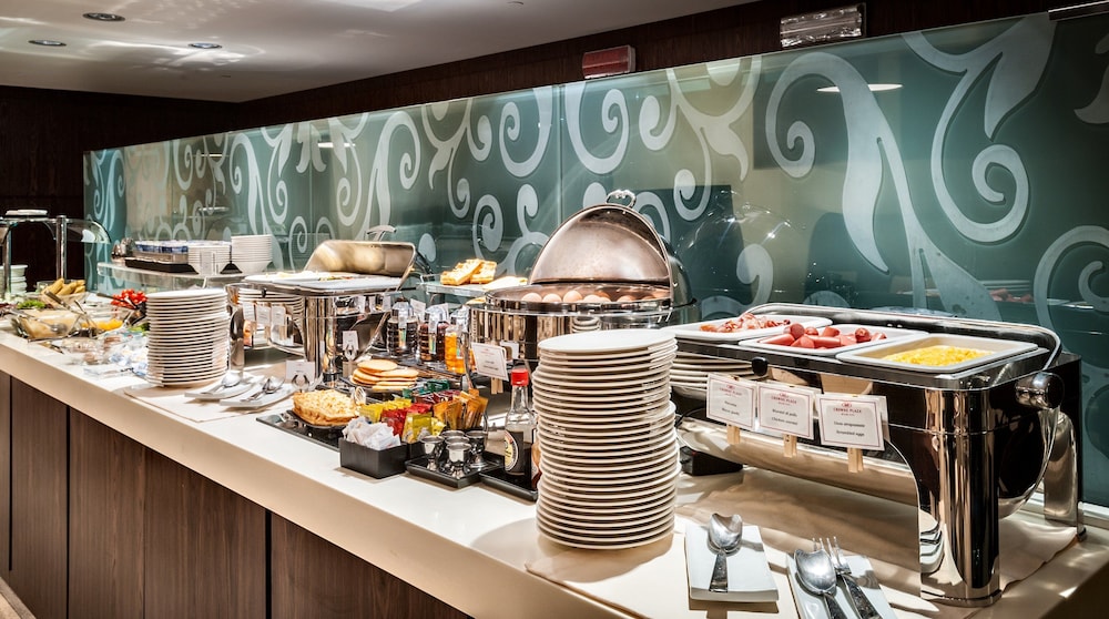 Crowne Plaza Milan City by IHG — Restaurant & bars in Milan, Lombardy