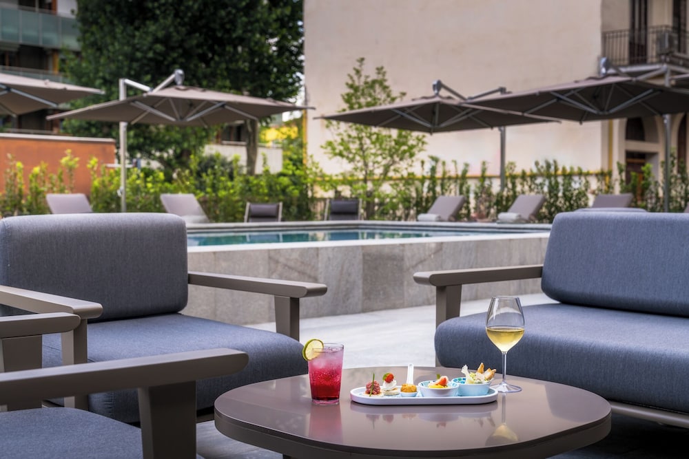 Crowne Plaza Milan City by IHG — Swimming pool in Milan, Lombardy