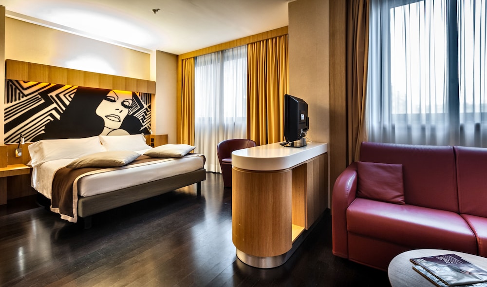 Crowne Plaza Milan City by IHG — Hotel rooms in Milan, Lombardy