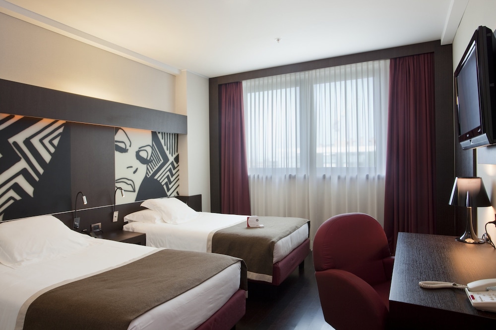 Crowne Plaza Milan City by IHG — Hotel rooms in Milan, Lombardy