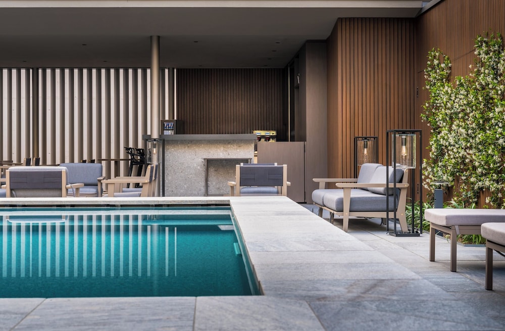 Crowne Plaza Milan City by IHG — Swimming pool in Milan, Lombardy
